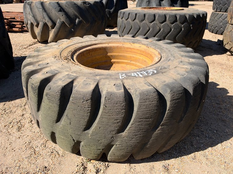 #41435-•-heavy-equipment-tire-image-3
