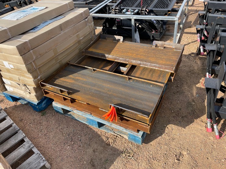 #4134-•-landhonor-skid-steer-universal-adapter-plate-image-1
