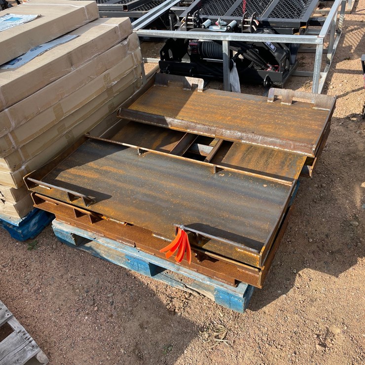 #4134 • LandHonor Skid Steer Universal Adapter Plate