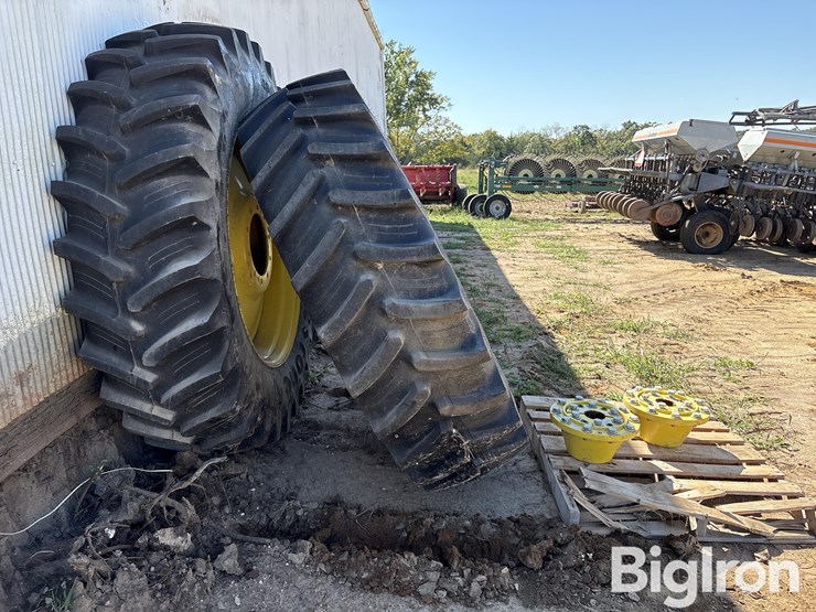 john-deere-6155-dual-tires-image-4