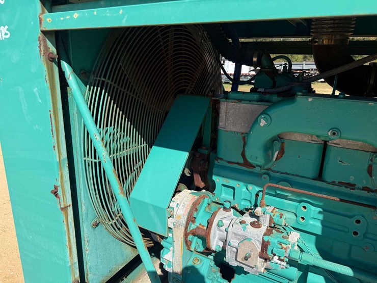 cummins-/-onan-250-kw-commercial-diesel-generator-(242-actual-hours)-image-12