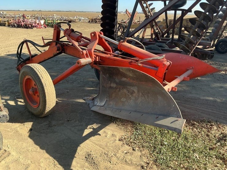 yonkers-johnson-300a-pull-v-ditcher-image-4