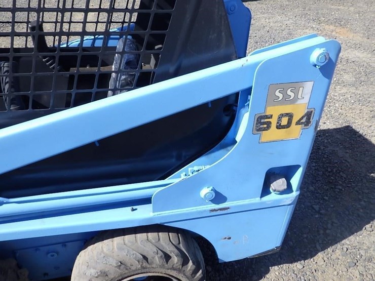 tcm-604-skid-steer-loader-image-13