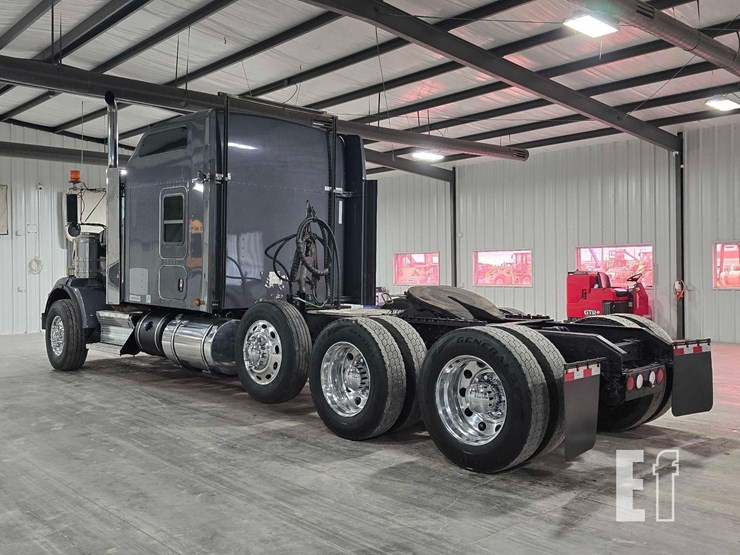 2016-kenworth-t800-image-4