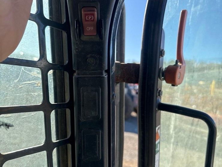 2018-bobcat-t770-image-30