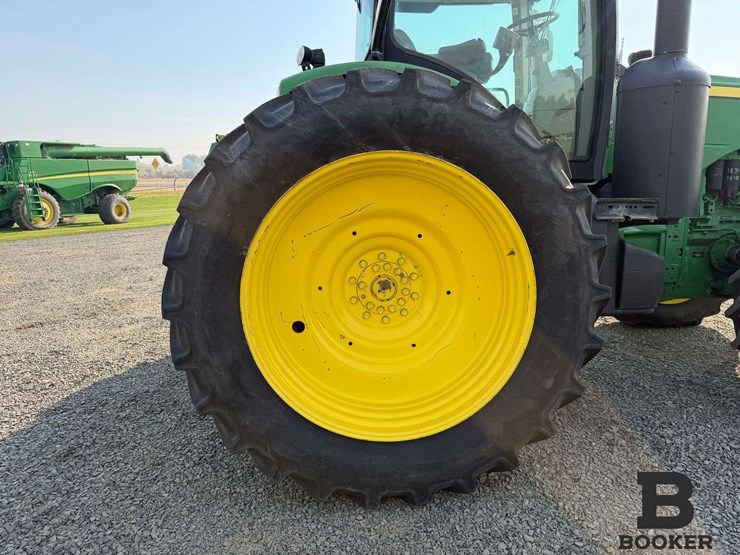 2011-john-deere-8335r-tractor-image-60