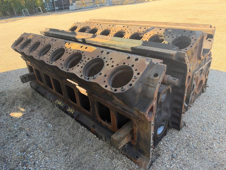 #46911-•-(2)-16-cylinder-engine-blocks-image-2