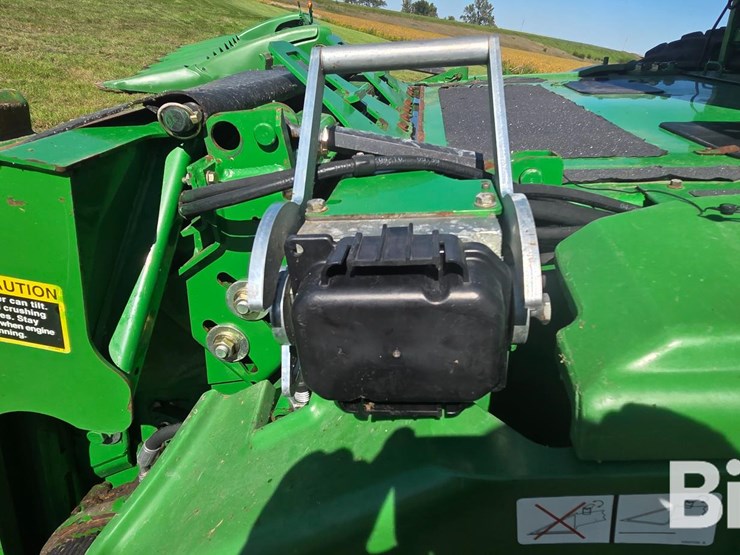2010-john-deere-9670-sts-combine-image-19