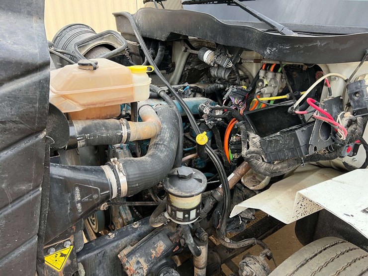 2007-international-7400-tandem-axle-dump-truck-(181,761-miles)-image-7