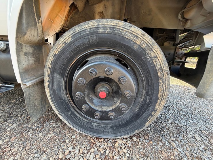 #4552-•-ford-f-650-flatbed-truck-image-55
