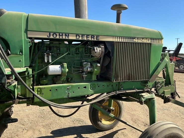 john-deere-4240-hi-crop-tractor,-powershift-image-10