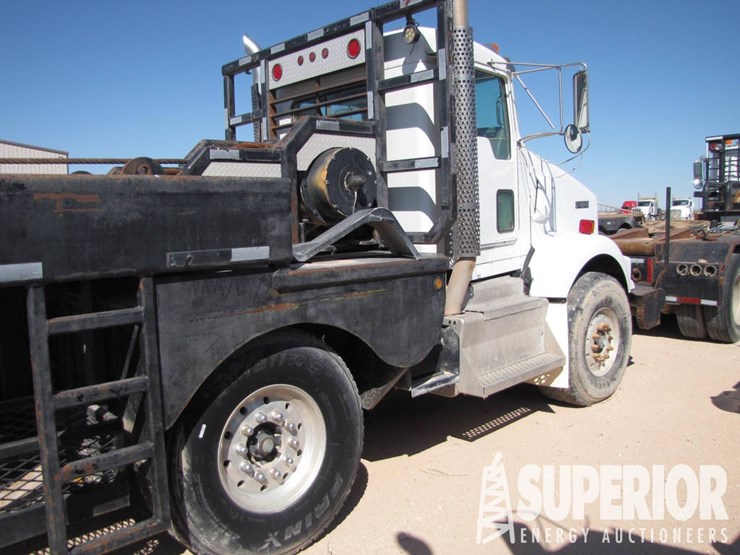 2013-kenworth-t800-t/a-bed-winch-truck-w/lift-axle-image-14