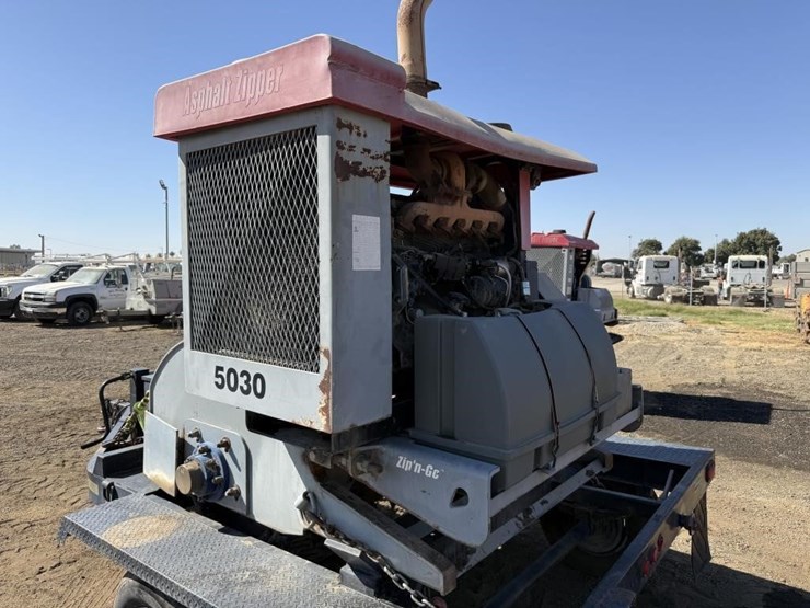 2005-asphalt-zipper-az-480hd-asphalt-grinder-image-9