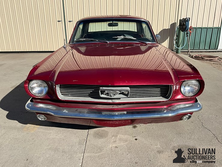 1966-ford-mustang-2-door-coupe-image-2