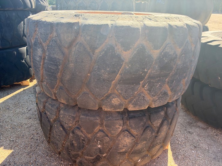 #41534-•-(2)-26.5r25-equipment-tires-image-2