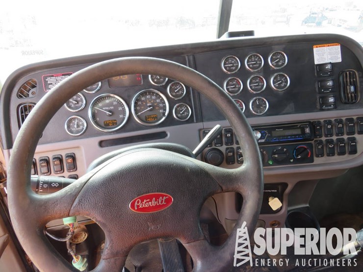 2010-peterbilt-389-t/a-glider-winch-tractor-w/day-cab-image-9