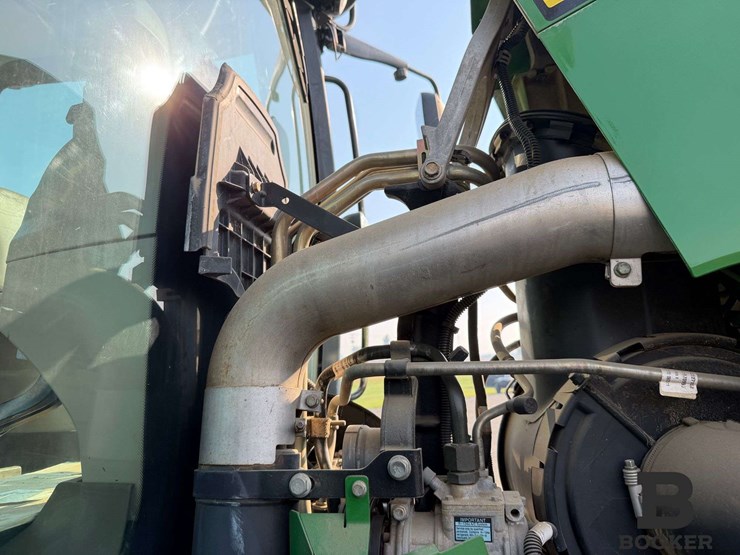 2011-john-deere-8335r-tractor-image-81