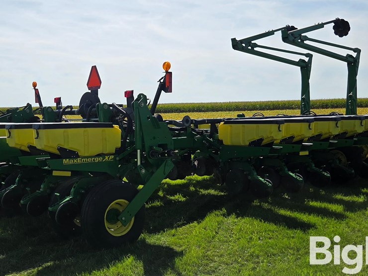 2005-john-deere-1770nt-planter-image-5