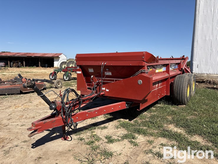 new-holland-195-t/a-manure-spreader-image-1