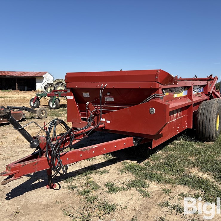 New Holland 195 T/A Manure Spreader