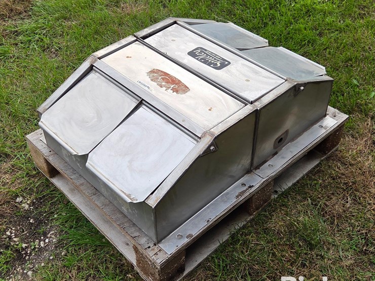 smidley-hog-bar-hog-waterer-image-1