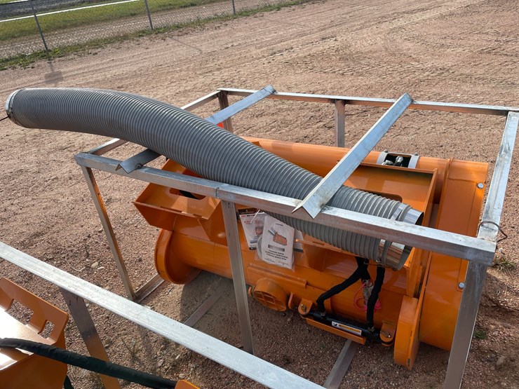 #4068-•-landhonor-double-discharge-concrete-mixer-attachment-image-5