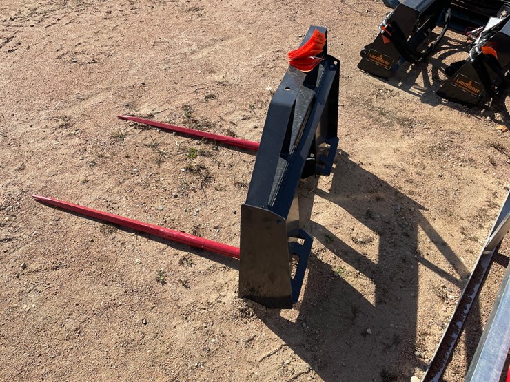 #4100-•-landhonor-bale-spear-frame-attachment-image-3