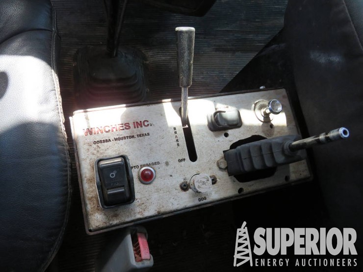 2008-kenworth-w900-t/a-winch-tractor-w/pusher-axle-&-day-cab-image-11