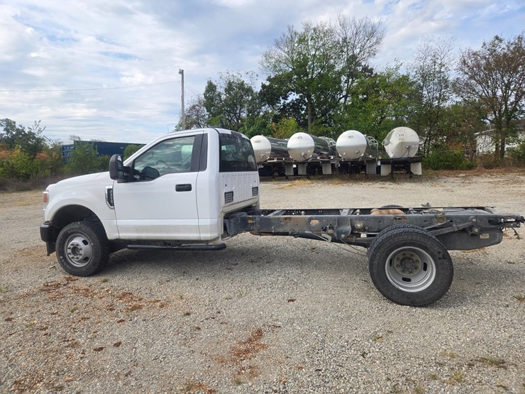 2021-ford-f350-image-6