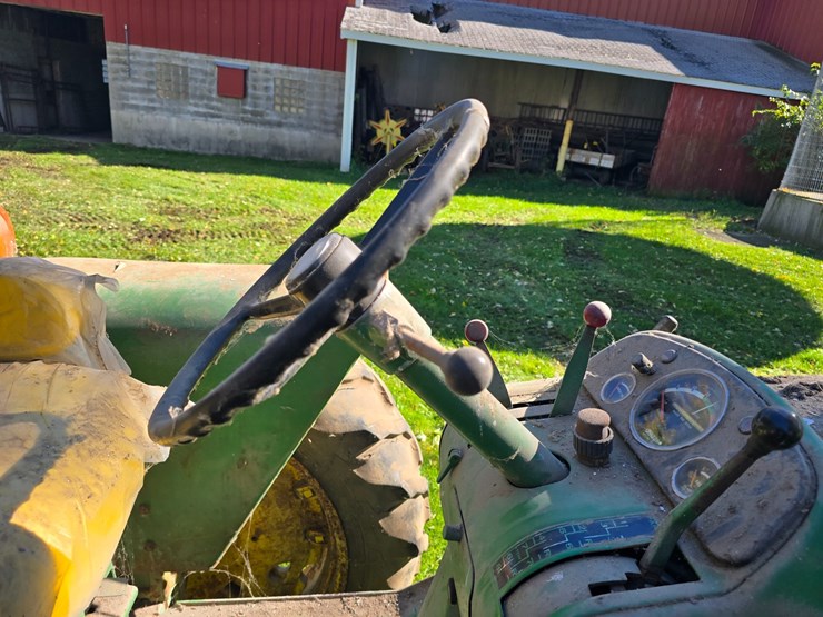 john-deere-3010-image-18