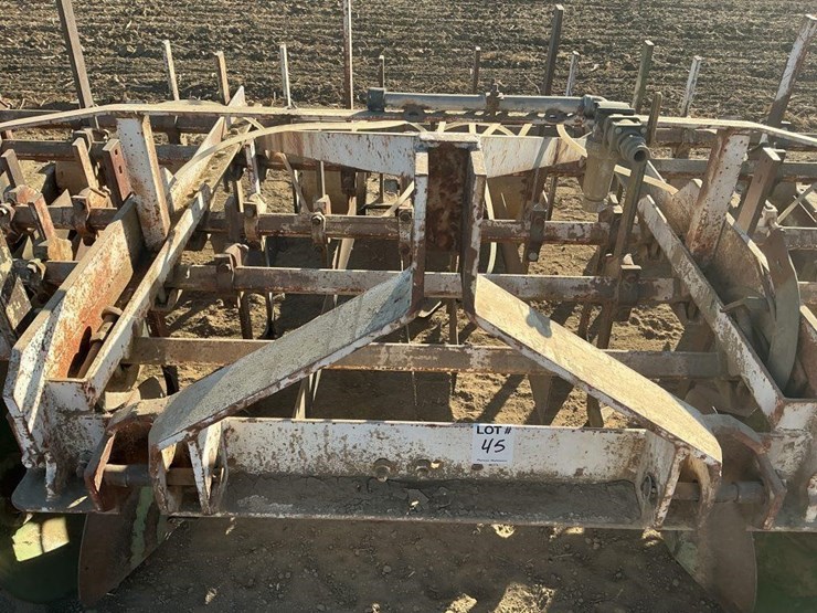 custom-3-pt-3-row-60"-cultivator-image-5