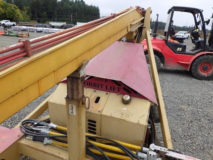 guf-orbit-lift-tow-behind-pruning-tower-image-16