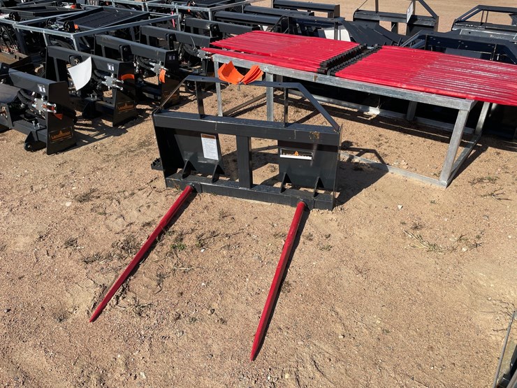 #4102-•-landhonor-skid-steer-bale-spear-attachment-image-1