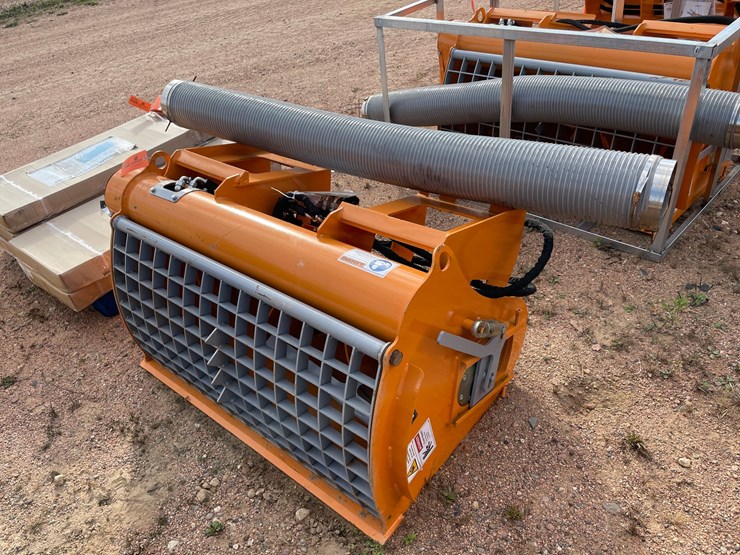 #4066-•-landhonor-double-discharge-concrete-mixer-attachment-image-1