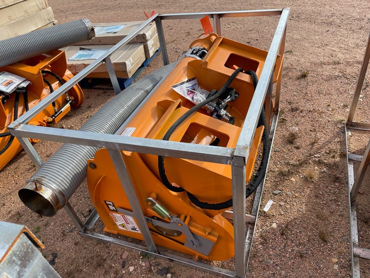 #4067-•-landhonor-skid-steer-double-discharge-concrete-mixer-attachment-image-3