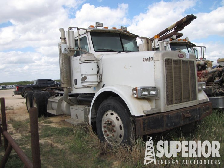 2005-peterbilt-378-t/a-day-cab-haul-truck-image-2