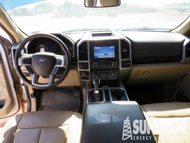 2018-ford-f-150-lariat-4-wd-crew-cab-pickup-image-7