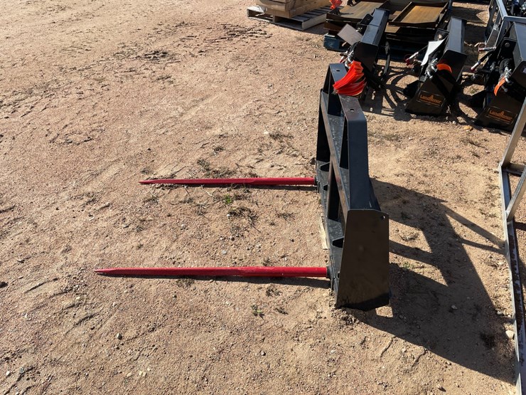 #4099-•-landhonor-bale-spear-frame-attachment-image-3