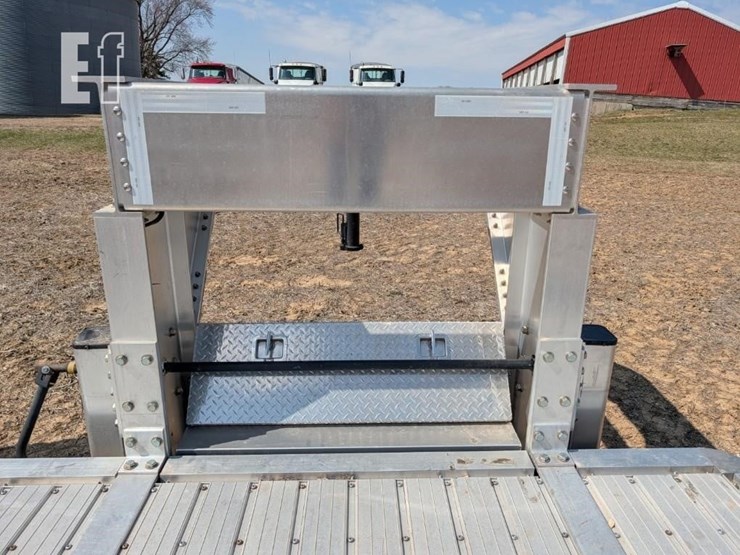 2013-crossman-gooseneck-trailer-image-14