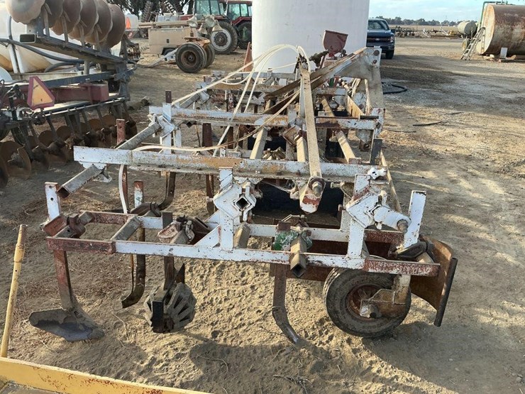 custom-3-pt-3-row-60"-cultivator-image-3