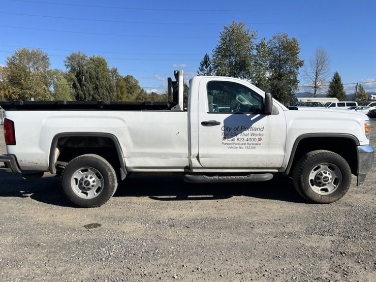 2015-gmc-sierra-2500-image-3