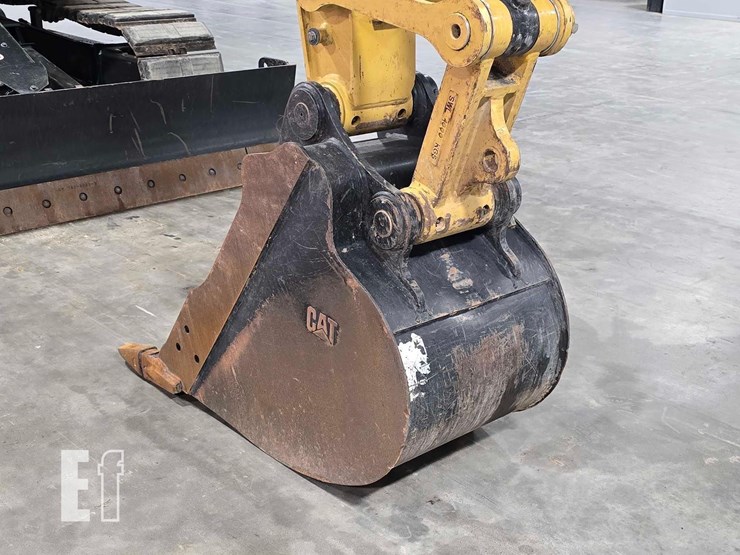 2023-caterpillar-307.5-image-12