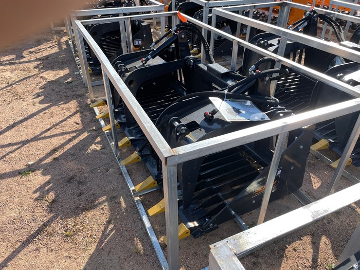 #4080-•-landhonor-72"-skeleton-hydraulic-grab-bucket-attachment-image-3