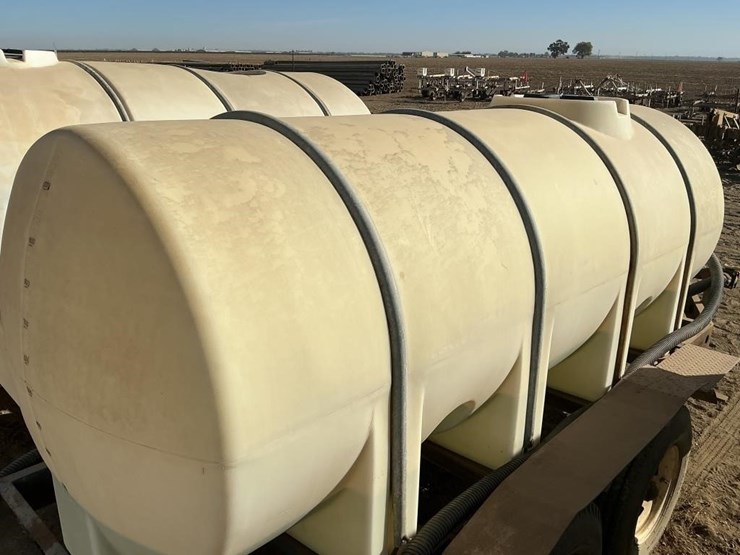 johnson-1000g-poly-tank-mixing-trailer-image-5