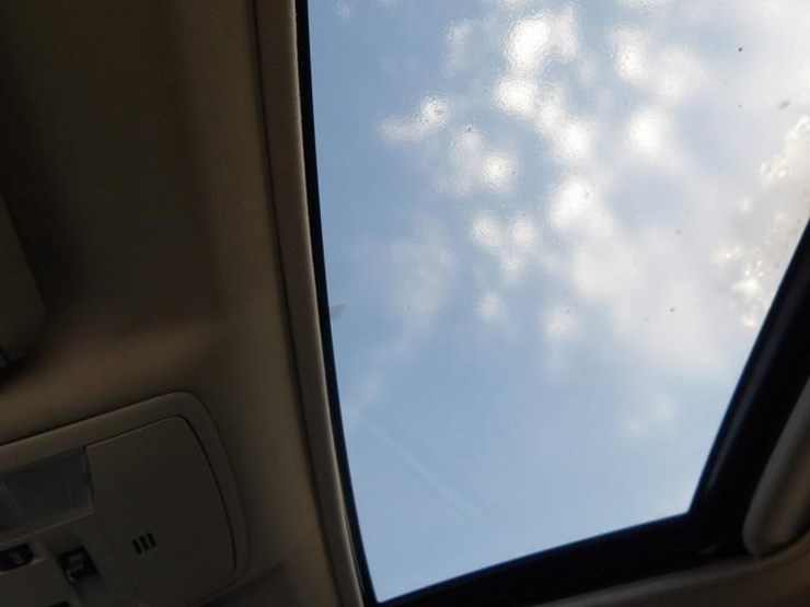 2016-toyota-rav4-xle-image-23