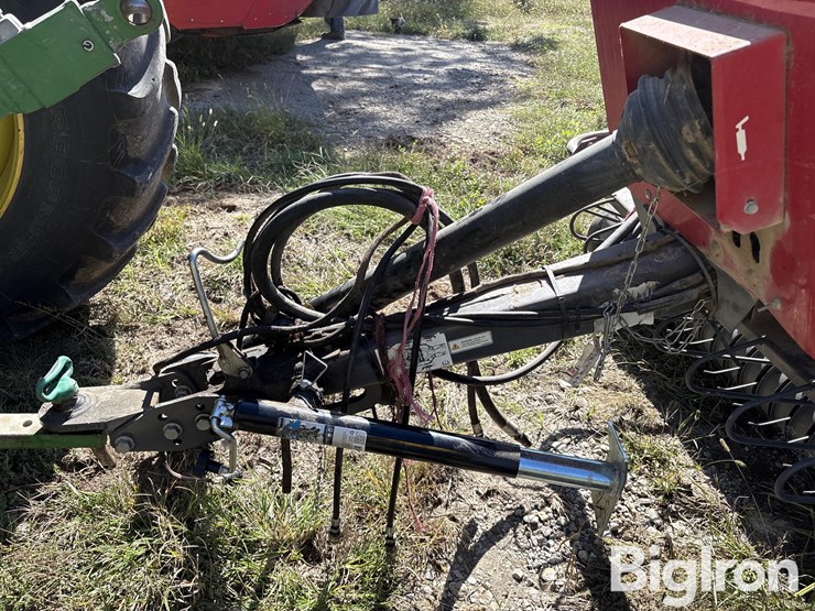 massey-ferguson-hesston-1840-small-square-baler-&-hoelscher-accumulator-image-14