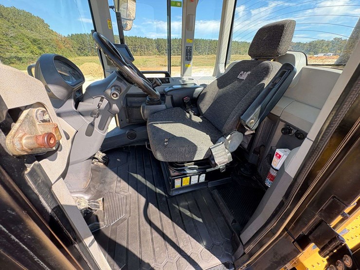 2018-caterpillar-930-r/t-wheeled-loader-(5,129-hours)-image-11