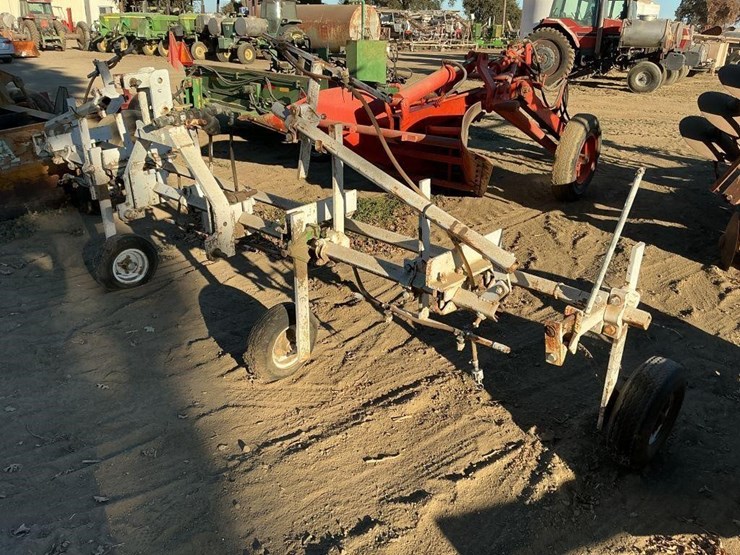 custom-25'-3-pt-fold-up-spray-bar-attachment-image-2