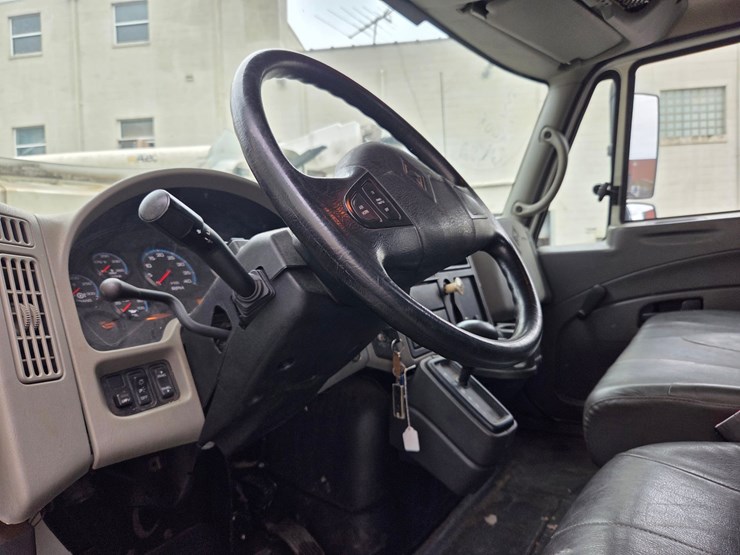 #3-•-2008-international-4300-truck---2008-international-flat-bed-truck-/-vin:-1htmmaal68h651072-/-64,362-miles-image-29