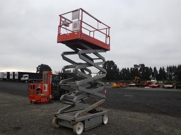 2012-skyjack-sj4632-scissor-lift-image-1